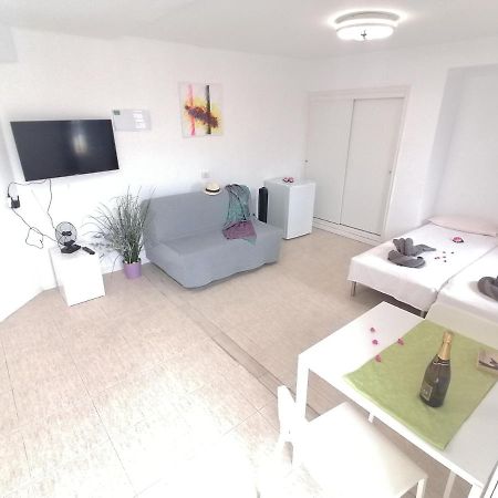 Playa Feñabe Small Studio, 50 M Front Of The Ocean & Free Wifi מראה חיצוני תמונה